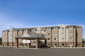 Гостиница Microtel Inn & Suites - St Clairsville  Сейнт Клэрсвилл